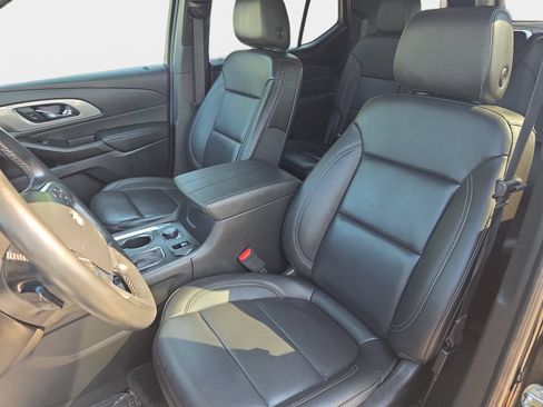 Used 2023 Chevrolet Traverse LT w/ LPO, Floor Liner Package FWD image 15
