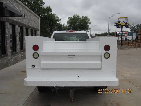 Used 2006 Chevrolet Silverado 2500 W/T RWD image 6