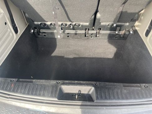 Used 2018 Dodge Grand Caravan SE image 17