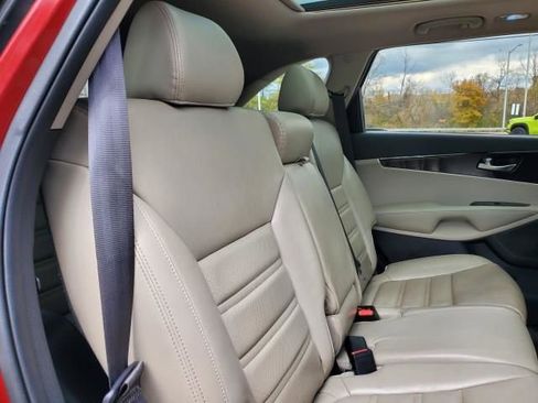 Used 2020 Kia Sorento EX image 15