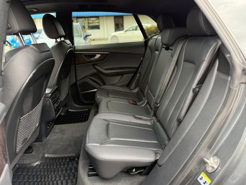 Used 2019 Audi Q8 Premium Plus w/ Premium Plus image 17