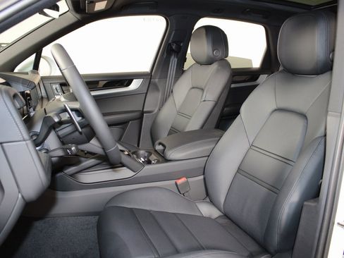 New 2026 Porsche Cayenne image 5