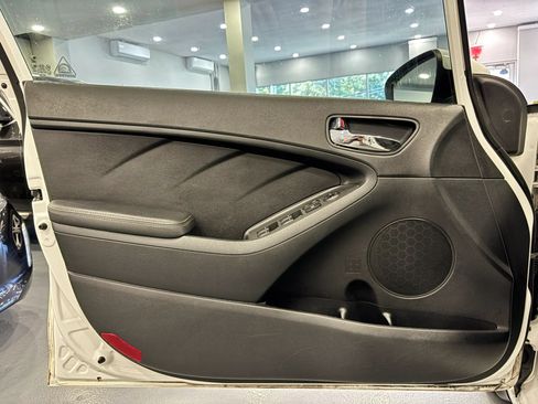 Used 2017 Kia Forte S FWD image 31
