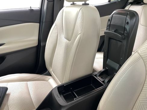 Certified 2020 Buick Encore GX Essence w/ Experience Buick Package AWD/4WD image 35