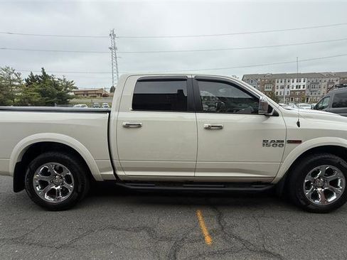 Used 2017 RAM 1500 Laramie w/ Convenience Group AWD/4WD image 7
