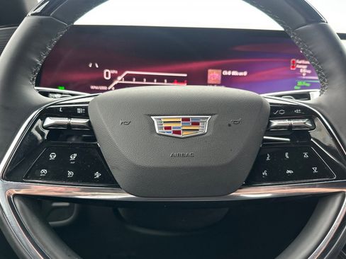 Certified 2025 Cadillac Escalade Premium Luxury image 36