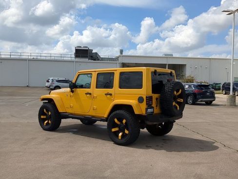Used 2015 Jeep Wrangler Unlimited Sahara image 7