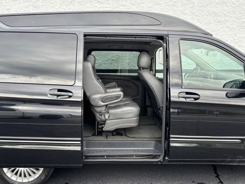 Used 2019 Mercedes-Benz Metris Passenger image 7