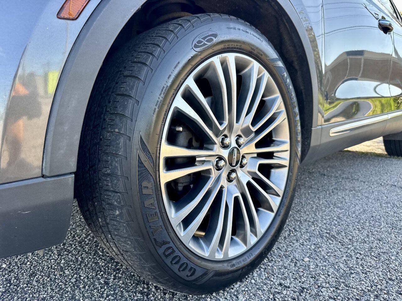 Used 2017 Lincoln MKX Reserve FWD image 19