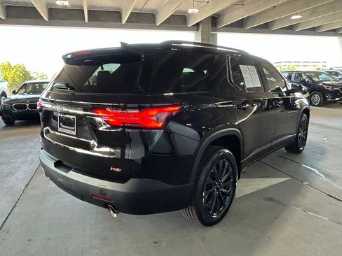 Used 2023 Chevrolet Traverse RS FWD image 5
