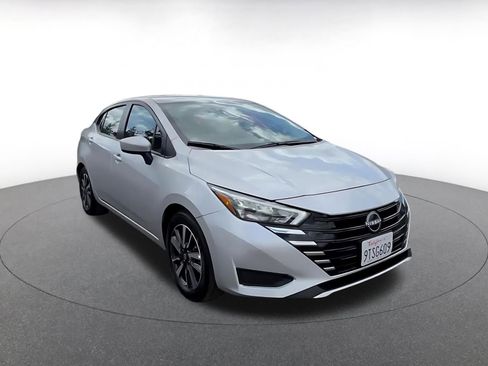 Used 2025 Nissan Versa SV FWD image 3