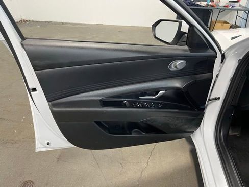 Used 2024 Hyundai Elantra SEL FWD image 24