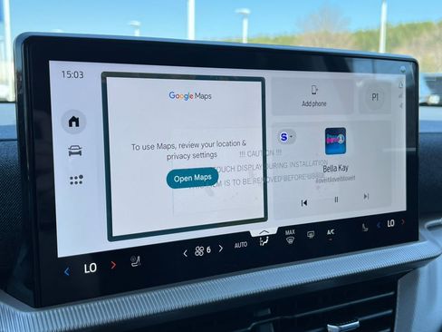 Used 2024 Ford Explorer XLT w/ Equipment Group 202A AWD/4WD image 21