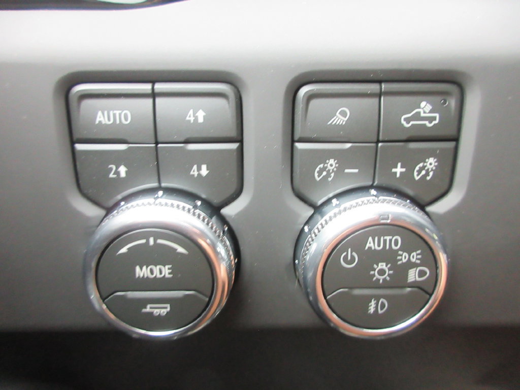 New 2026 GMC Sierra 3500 AT4 w/ AT4 Premium Plus Package AWD/4WD image 18