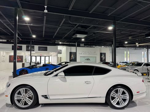 Used 2020 Bentley Continental GT image 4
