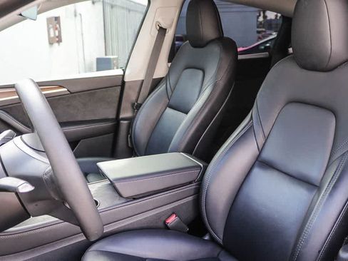 Used 2023 Tesla Model Y Long Range AWD/4WD image 17