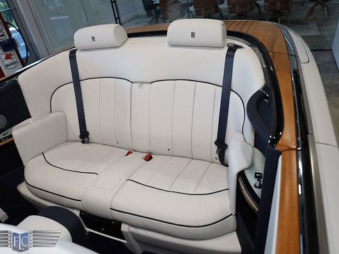 Used 2017 Rolls-Royce Phantom Drophead Coupe image 25