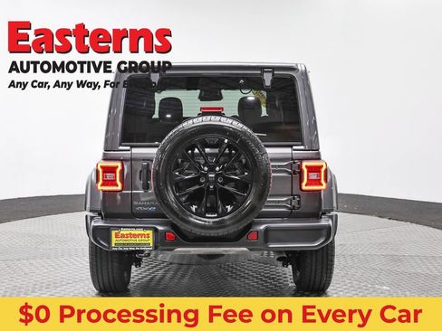 Used 2025 Jeep Wrangler Unlimited Sahara AWD/4WD image 6