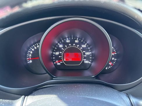 Used 2016 Kia Soul + image 13