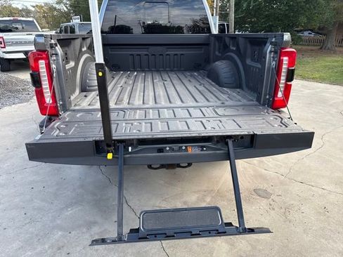 Used 2024 Ford F250 Lariat w/ Black Appearance Package image 20