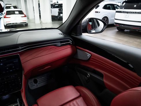 Used 2023 Maserati Grecale Modena image 11