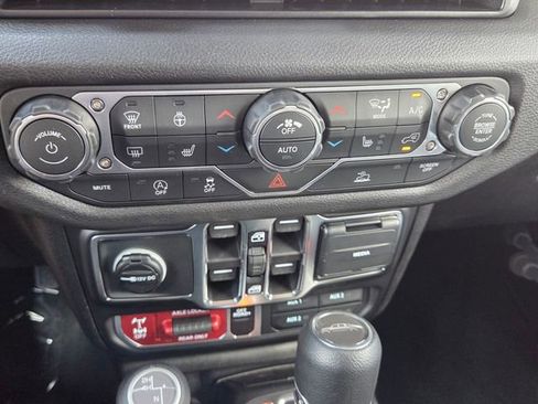 New 2026 Jeep Gladiator Willys AWD/4WD image 18