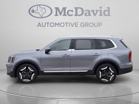 Used 2025 Kia Telluride S FWD image 2