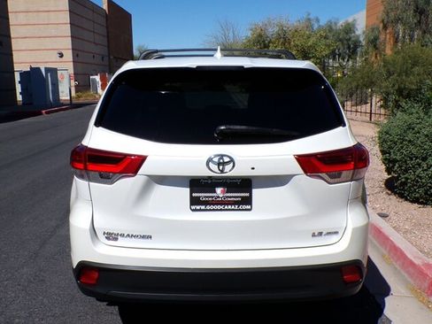 Used 2017 Toyota Highlander Plus w/ Carpet Mat Package image 4