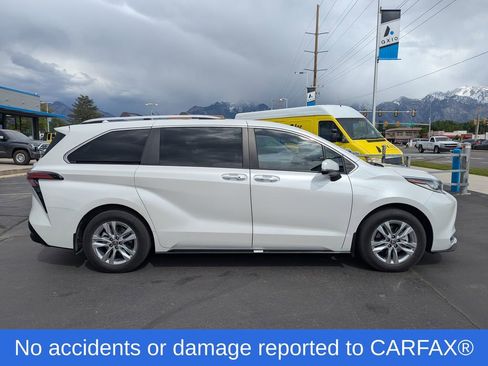 Used 2024 Toyota Sienna Limited FWD image 2