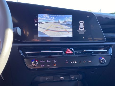 New 2026 Kia Niro EX image 19