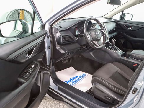 Used 2023 Subaru Outback Premium image 3