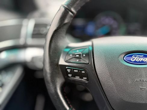 Used 2017 Ford Explorer Sport image 18
