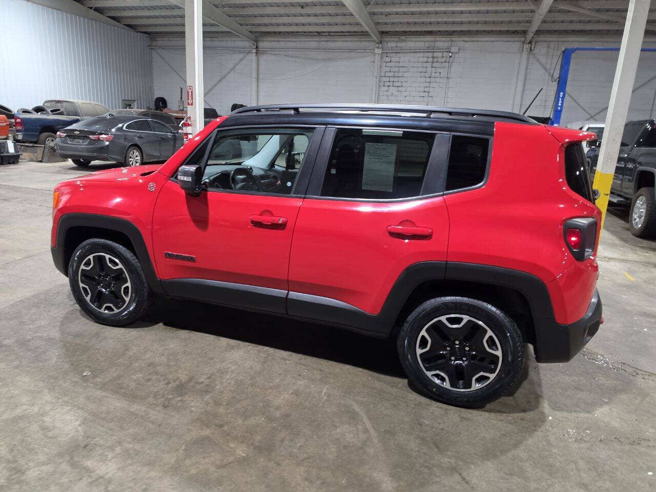 Used 2016 Jeep Renegade Trailhawk w/ Cold Weather Group AWD/4WD image 6