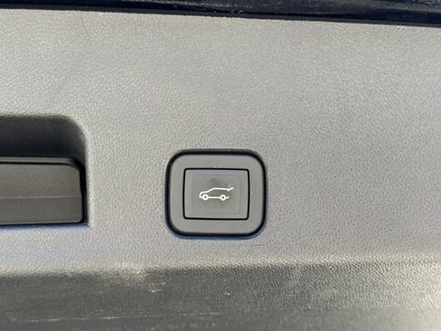 Certified 2026 Chevrolet Traverse LT FWD image 32