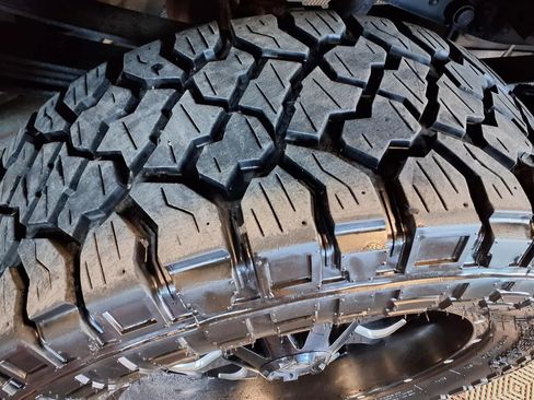 Used 2010 Ford F250 Lariat image 8