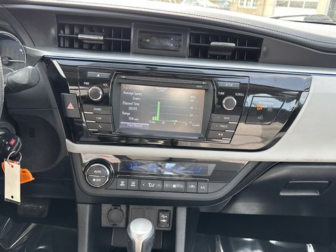 Used 2015 Toyota Corolla LE FWD image 11