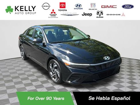 Certified 2025 Hyundai Elantra SEL FWD image 1