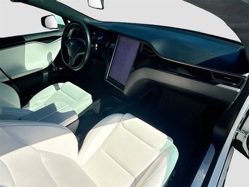 Used 2021 Tesla Model S Long Range Plus image 30