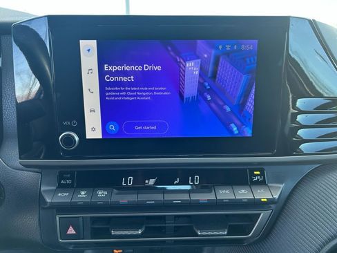 Used 2025 Toyota Camry SE image 21