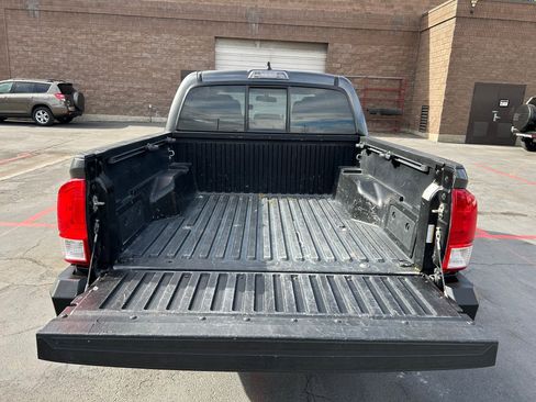 Used 2017 Toyota Tacoma SR w/ Tow Package AWD/4WD image 26