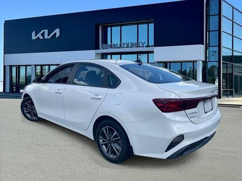 Certified 2023 Kia Forte LXS FWD image 4