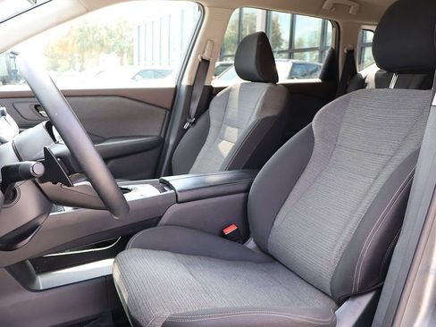 Used 2023 Nissan Rogue SV image 26