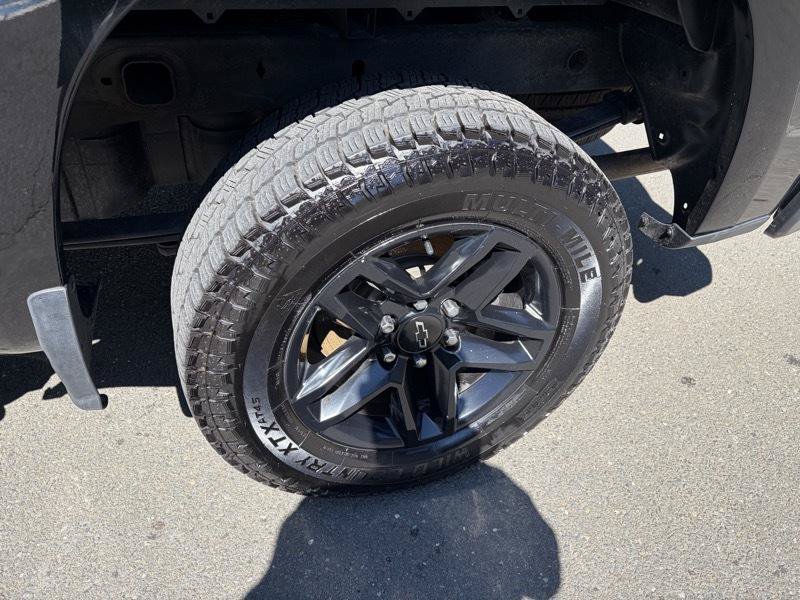 Used 2020 Chevrolet Silverado 1500 Custom Trail Boss w/ Custom Convenience Package AWD/4WD image 9