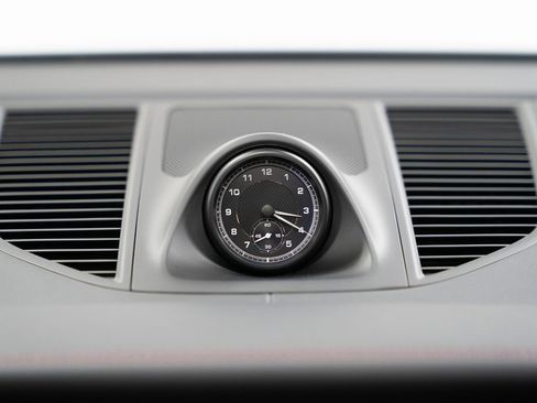 Used 2024 Porsche Macan image 14