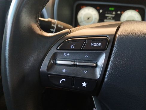 Used 2022 Hyundai Kona Limited image 16