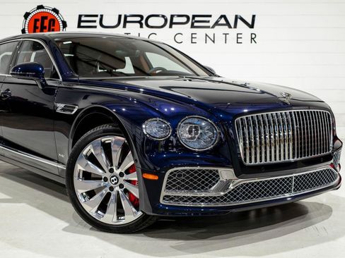 Used 2021 Bentley Flying Spur W12 image 34