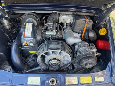 Used 1989 Porsche 911 Carrera RWD image 35