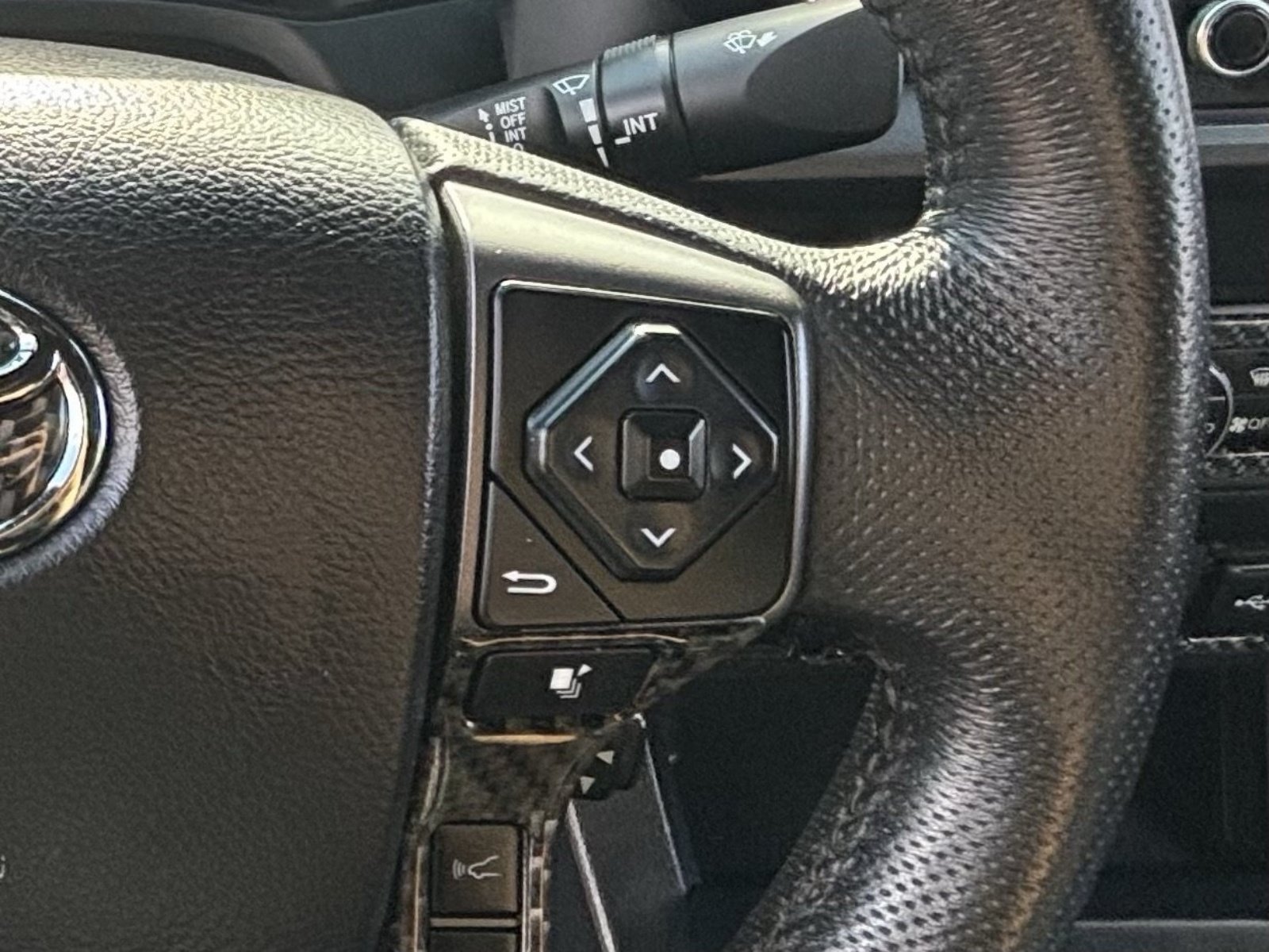 Used 2021 Toyota Tacoma TRD Off-Road w/ Technology Package RWD image 26