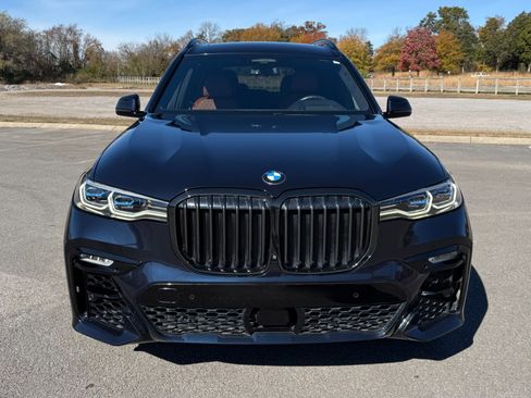 Used 2022 BMW X7 M50i image 5