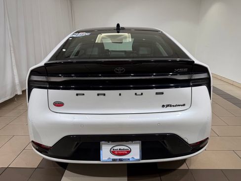 Certified 2024 Toyota Prius Prime FWD image 4